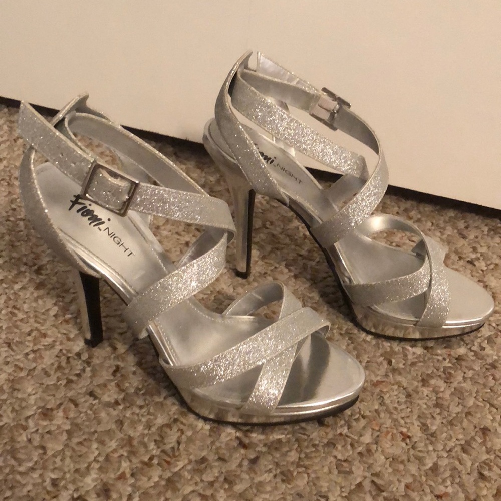 Fioni Silver Heels